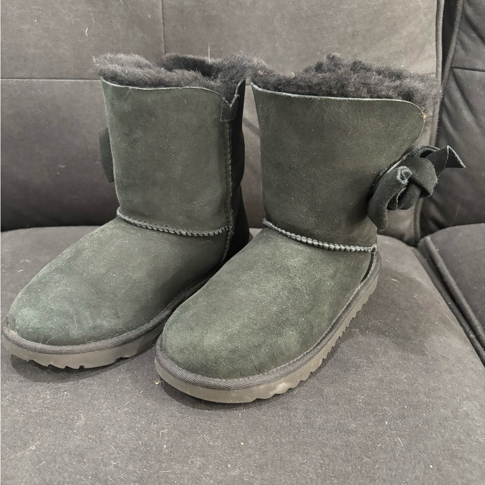 black bow ugg boots